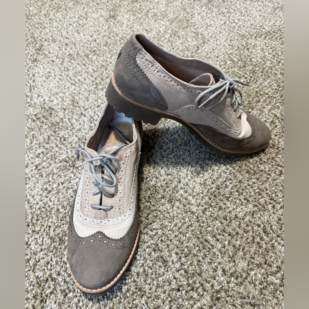 Sperry Two-Tone Gray and Cream Wingtip Oxfords